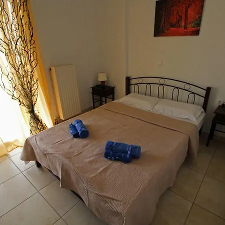 Holiday home Karoubis House *